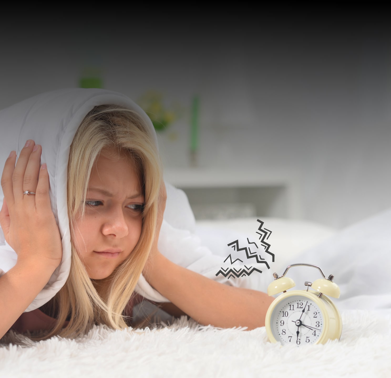 very noisy sound of traditional alarm clock