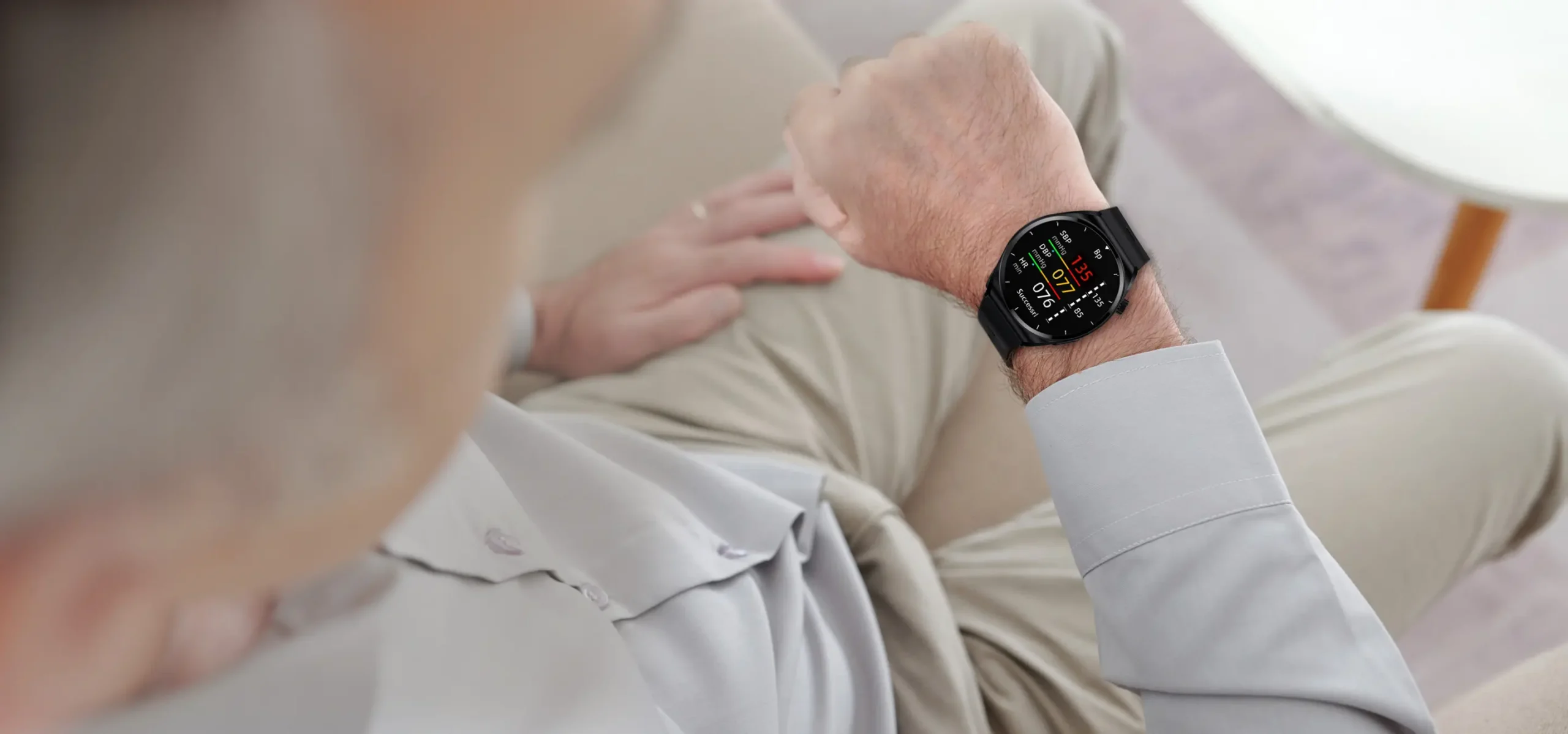 Qioob BP watch with inflatable airbag