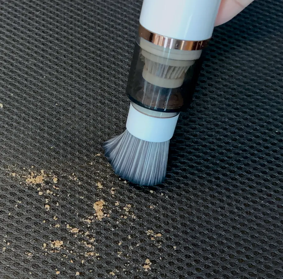 Soft Bristled Dusts Remover